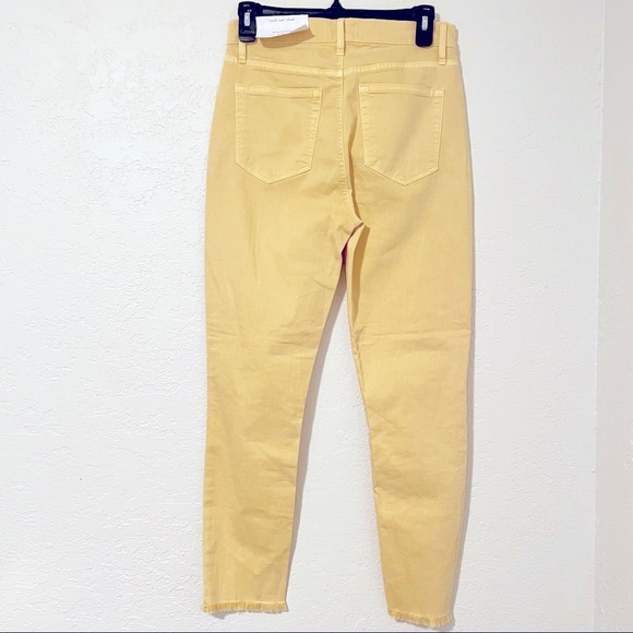 NWT LOFT High Waist Skinny Crop Frayed Hems Jeans Yellow Size 26/2 - Picture 2 of 10